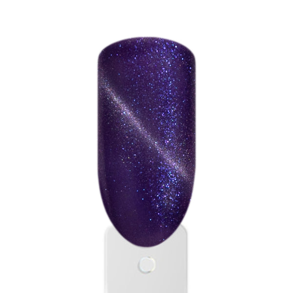Amelie Nails Cat Eye Mytho Lila Studio Design mit edlem Magnet-Schimmer und lila Farbton