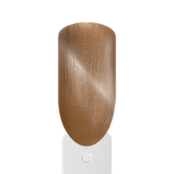 Amelie Nails Cat Eyes UV-Nagellack Braun auf dem Nagel mit magnetischem Cat-Eye Effekt und Hochglanz