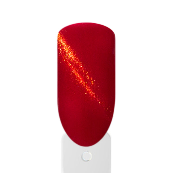 Amelie Nails Cat Eyes UV-Nagellack Sorento Rot auf dem Nagel mit magnetischem Cat-Eye Effekt und Hochglanz