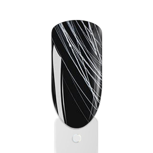 Kontrastreiche Nailart mit weißem Spider Gel auf dem schwarzen Nagel Amelie Nailshop 