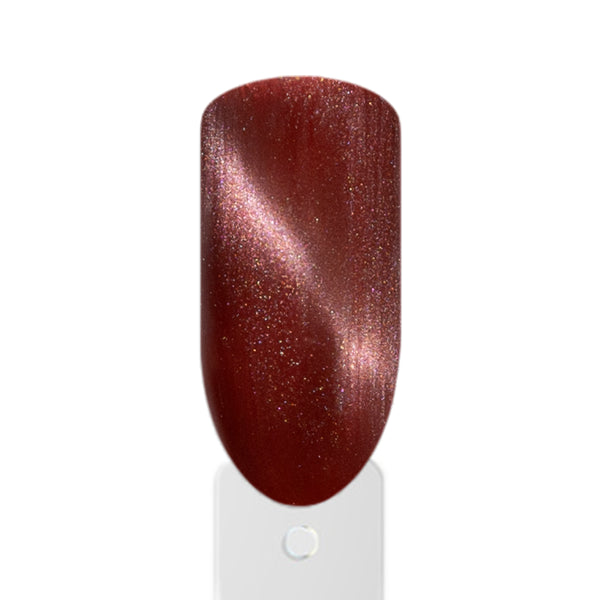 Weinrot Cat Eyes Nageldesign im glamourösen Look mit schimmernden Lichtreflexen